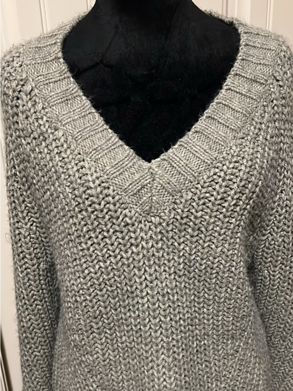 Cozy V-Neck Chunky Knit Sweater -Olive Green